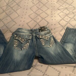 Miss me cuffed capris… look brand new